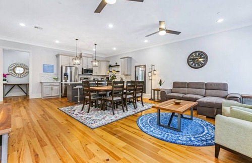 Faubourg Lafayette House | Stunning 4 BR Condo + Pool - Near St. Charles