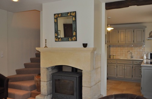 Thonac Cottage | Stunning 4 star cottage near Montignac with large private pool & WIFI.