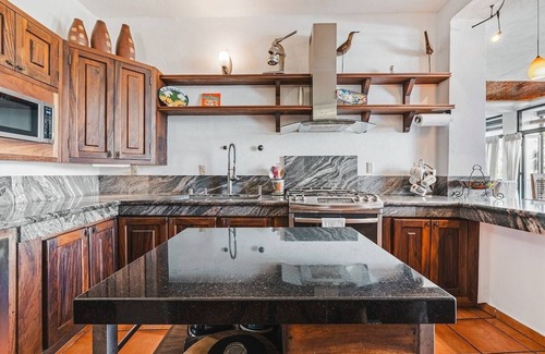 North End Villa | Stunning 4-Storey Oceanside Luxury Vacation Home