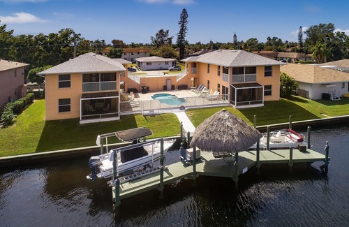 Caloosahatchee Apartment | Stunning 4 Unit Property on Lake Louise With Private Pool