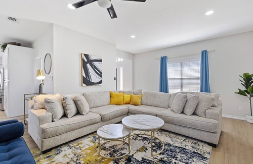 Allen House | Stunning 4BD!Fits all & Pets!N Dallas Suburb, Epic Game-room,W/Fire Pit &IG Wall