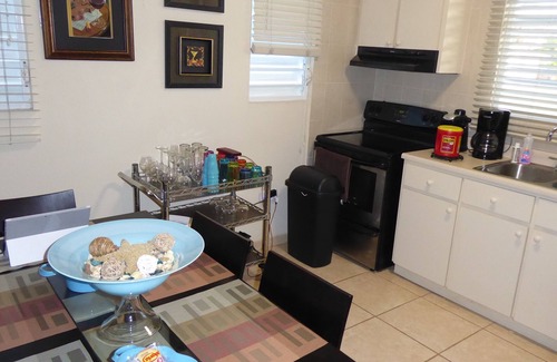 Boqueron House | Stunning 4BR/3B/2K Wi-Fi A/C Solar Power Walk to El Poblado w Pool & Billiard