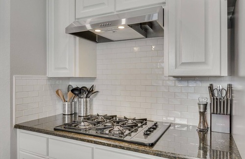 Southwest Carrollton House | Stunning 4BR Home Pool & Hot Tub