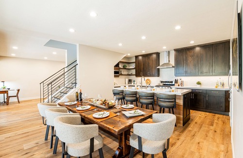 Park Meadows House | Stunning 4BR Townhome with Private Hot Tub, Mountain Views & Close to Ski Resorts!