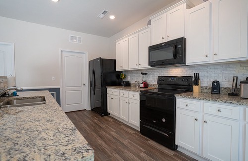 Charlotte House | Stunning 5 BD Home away from Home! 15 min to uptown