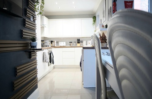 Liverpool House | Stunning 5-Bed House in Liverpool! Great Location!