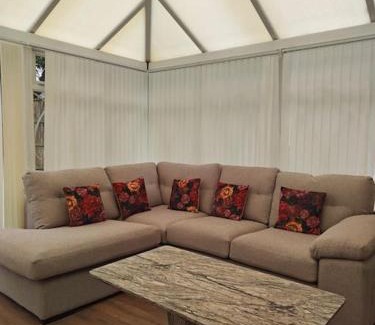 Solihull Apartment | Stunning 5-bed House near NEC & BHX