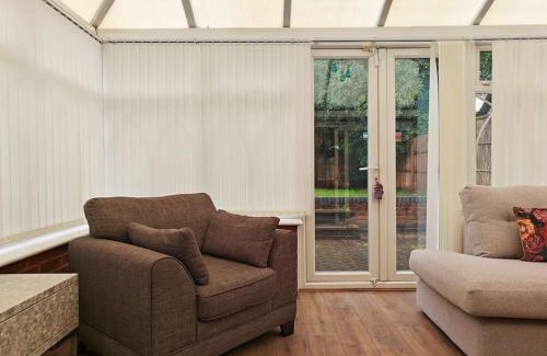 Solihull Apartment | Stunning 5-bed House near NEC & BHX