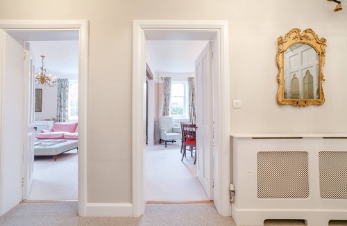 West Challow House | Stunning 5 bed Old Vicarage in West Challow, Oxfordshire (with stable/paddock)