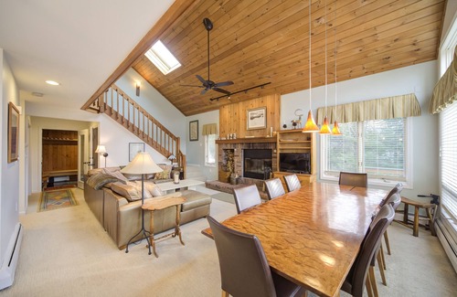 Bretton Woods Condo | Stunning 5 bedroom condo, 3 levels and newly renovated