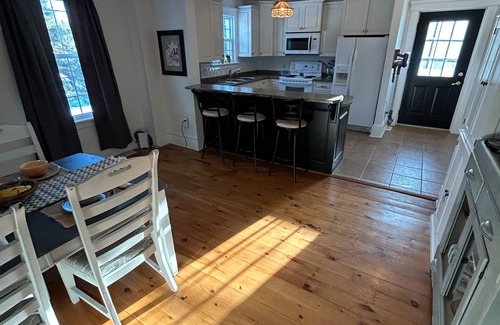Anne's Land House | Stunning 5 bedroom country home minutes from Cavendish Beach