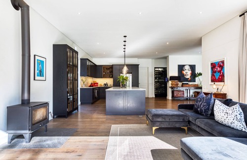 Constantia House | Stunning 5 bedroom Constantia family home