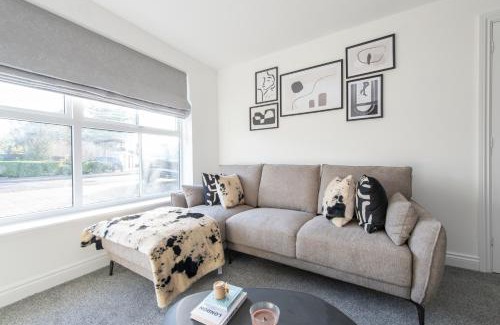 Hylands House | Stunning 5 bedroom detached house in Hornchurch