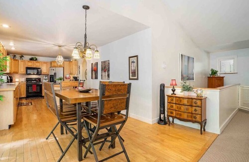 Ludington House | Stunning 5 Bedroom home blocks from Lake Michigan!