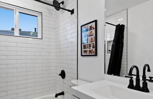 Sunnyside House | Stunning 5-Bedroom Home in DEN