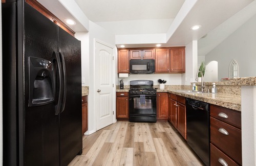 Meridian House | Stunning, 5 bedroom house in Meridian, with pool access!