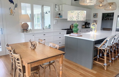 Jerrara House | Stunning 5-bedroom rural homestead 5 mins from Kiama with pool and tennis court