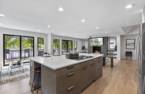 Mayhew House | Stunning 5 Bedroom Private Lakefront Getaway on 3 Acres with 420 Ft on the Lake