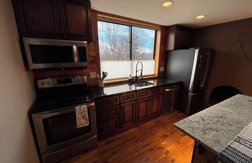 Minnetonka House | *STUNNING!* 5 Star! Modern cottage/cabin getaway Lake Minnetonka/Wayzata