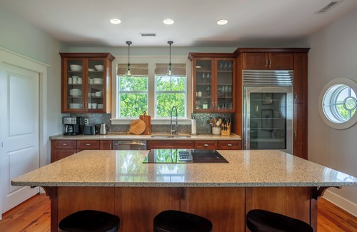 Cape Fear Station House | Stunning 5BR 4.5 BA Home Steps to E Beach BHI and Shoals Clubs Pet Friendly