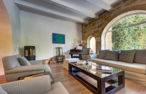 Balzan Villa | Stunning 5BR Villa with private pool & terrace by 360 Estates