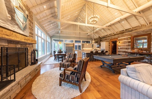 Clearview House | Stunning 6+ bdrm, 4 bath log cabin with spectacular large addition.