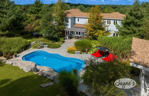 Bracebridge Cottage | Stunning 6 Bed, 6 Bath Pool! Hot Tub! Private Oasis! Poolside Cabana! Gym!