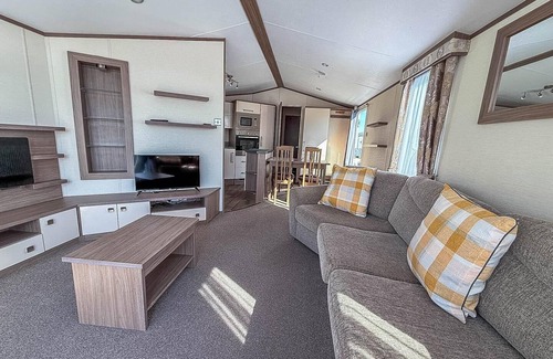 Walton on the Naze House | Stunning 6 berth caravan with decking at Naze Marine Holiday Park ref 17365BR