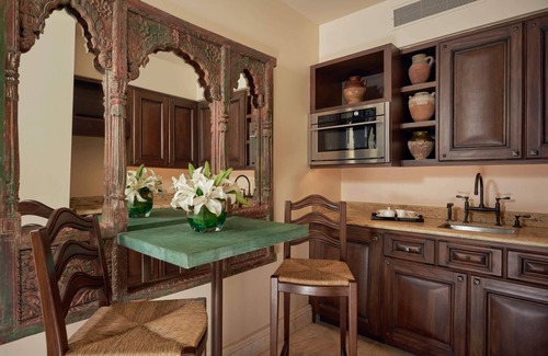 Buzzards Villa | Stunning 6BR Beachfront Casa Milagro w/Pool, Home Gym, WiFi, Central AC + More