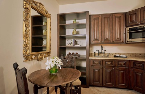 Buzzards Villa | Stunning 6BR Beachfront Casa Milagro w/Pool, Home Gym, WiFi, Central AC + More