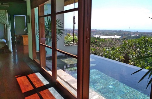 Taman Griya Villa | Stunning 6BR Villa W/Ocean View, Jimbaran! W/Private Gym Room! W/Swimming Pool!