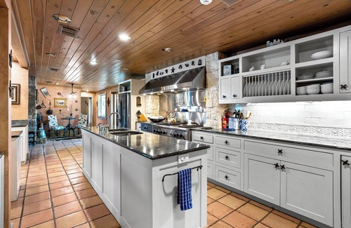 Paleface Lake Country Estates House | Stunning 7 BDR Home w/Pool & Guest Home, Perfect for Family Reunions!