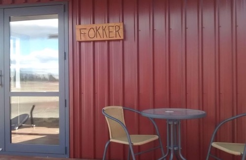 Alexandra Cottage | Stunning Airport cottage Fokker