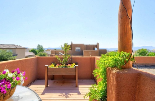 Mesa Del Sol Innovation Park House | Stunning Albuquerque Adobe house mins from NETFLIX studio
