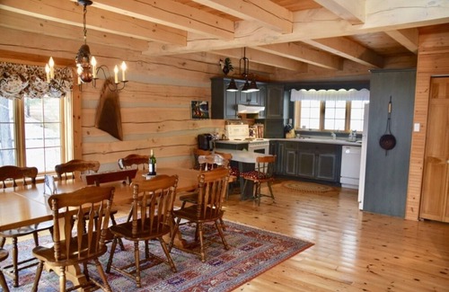 Algonquin Highlands Cottage | Stunning Algonquin Highlands Log Cottage - South Exposure
