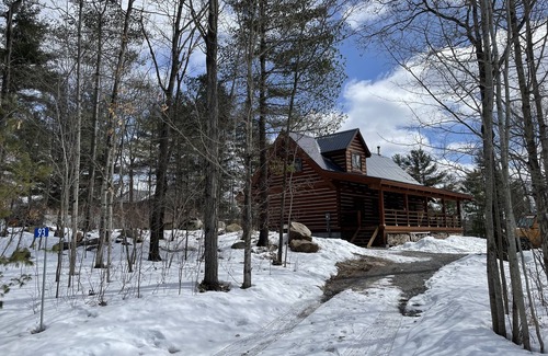 Centre Hastings Cottage | Stunning All Season Log Home on Moira Lake