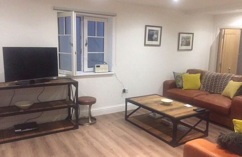 Kings Worthy Apartment | Stunning and Comfortable Apartment in Winchester