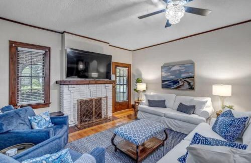 Riverside House | Stunning and Cozy 4BR in Historic Avondale