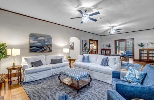 Riverside House | Stunning and Cozy 4BR in Historic Avondale