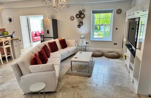 Holworth House | Stunning and luxurious Manor House holiday home