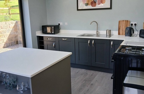 Grange Moor House | Stunning and spacious retreat, minutes from glorious countryside, pubs and walks