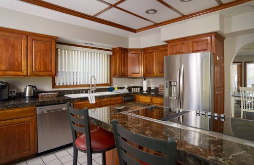 Rainbow Park Villa | Stunning and Spacious in Vegas, Private Pool