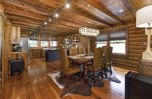 Thompson's Station House | Stunning and Cozy Thompsons Station Retreat; 3 Bed/2 Bath - Hot tub
