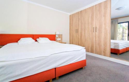 Sliwice Apartment | Stunning Apartment In Okoniny Nadjeziorne With Wifi
