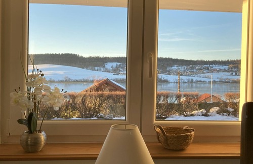 Montperreux Apartment | Stunning apartment by the lake