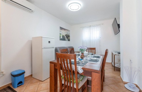 Gornji Karin Apartment | Stunning apartment in Karin Gornji