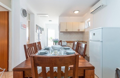 Gornji Karin Apartment | Stunning apartment in Karin Gornji
