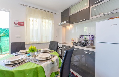 Gornji Karin Apartment | Stunning apartment in Karin Gornji