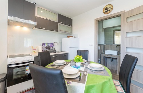 Gornji Karin Apartment | Stunning apartment in Karin Gornji