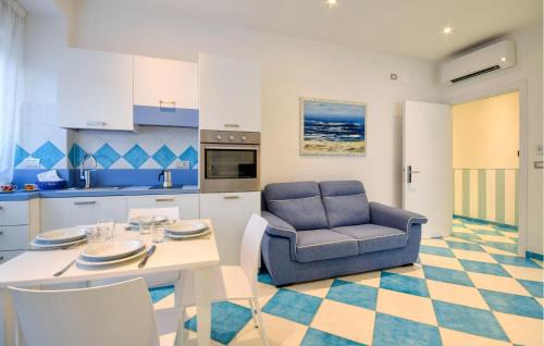 Ghiaia Apartment | Stunning Apartment In Deiva Marina